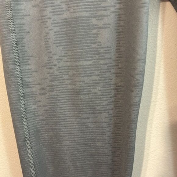 ADIDAS | Climalite Midrise Women’s Grey Capris Workout Leggings Size S - Picture 5 of 9